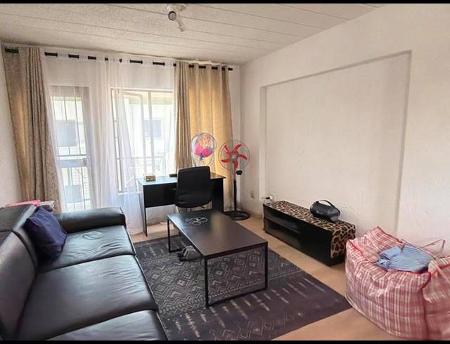 1 BEDROOM APARTMENT FOR SALE IN BRYANSTON